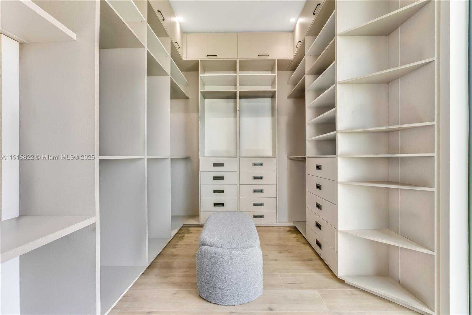 Small Image of 9045 HAWTHORNE AVE, Surfside Number 50