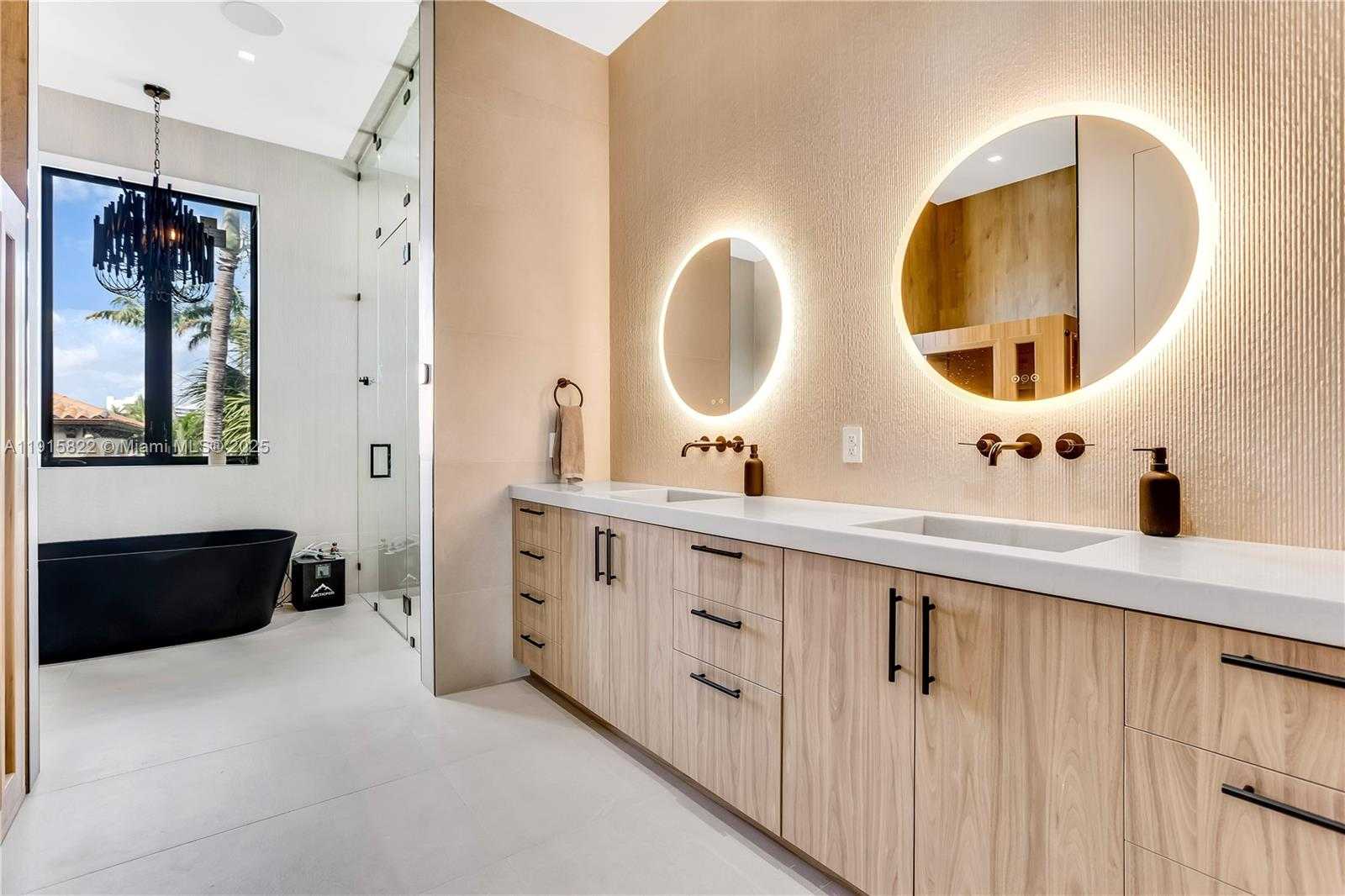 Small Image of 9045 HAWTHORNE AVE, Surfside Number 53