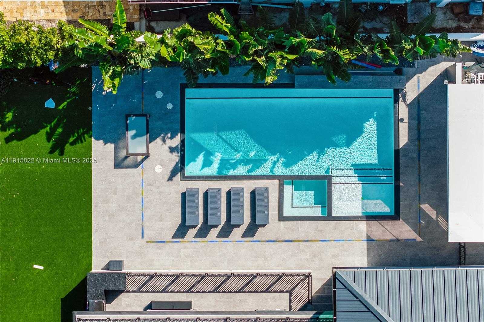 Small Image of 9045 HAWTHORNE AVE, Surfside Number 58