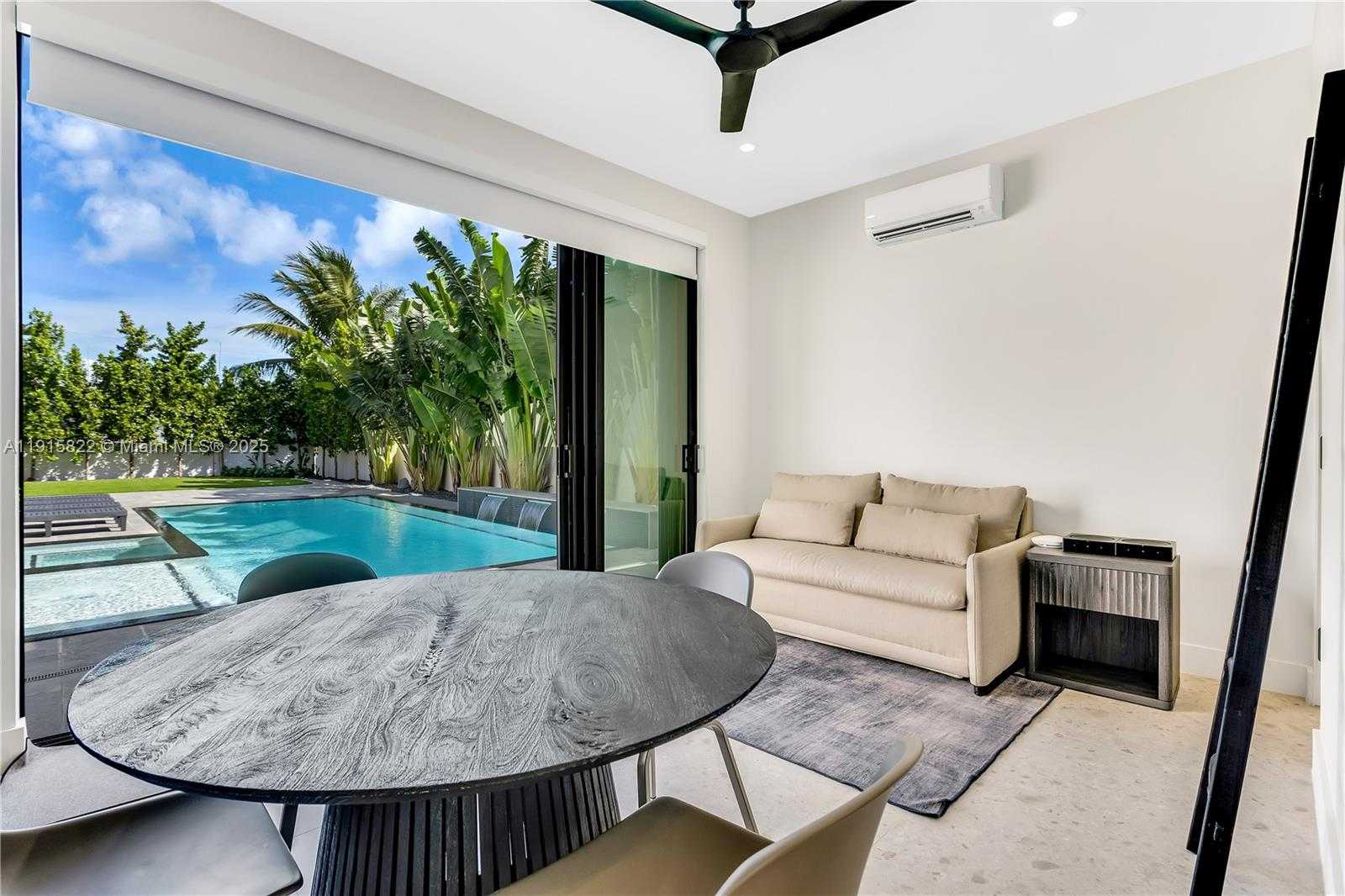 Small Image of 9045 HAWTHORNE AVE, Surfside Number 8