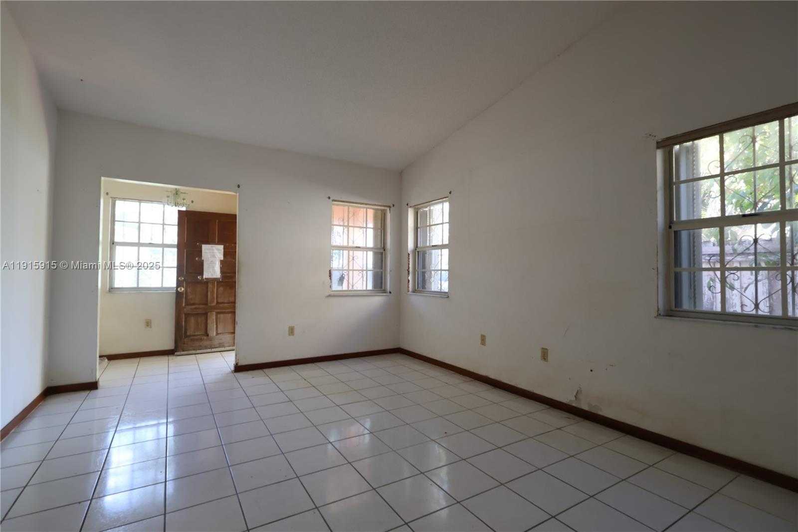 Small Image of 20739 SOUTH WEST 86TH CT, Cutler Bay Number 4