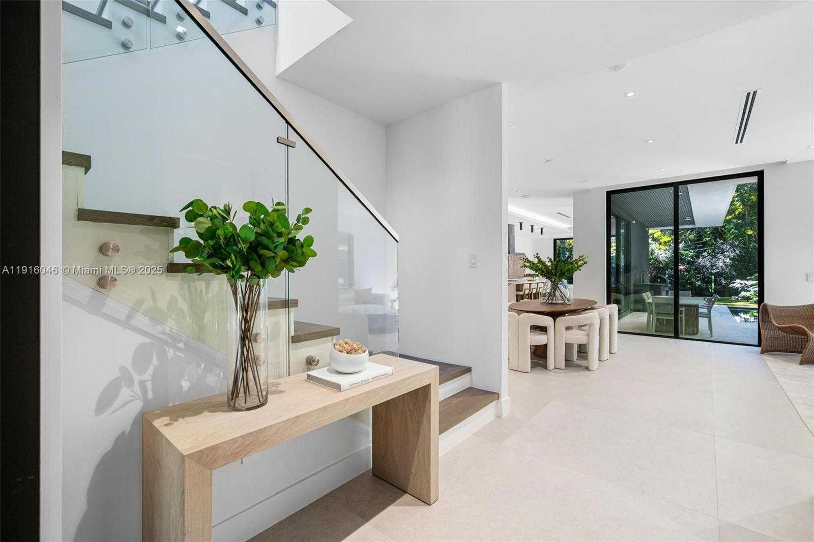 Small Image of 3670 AVOCADO AVE, Miami Number 29