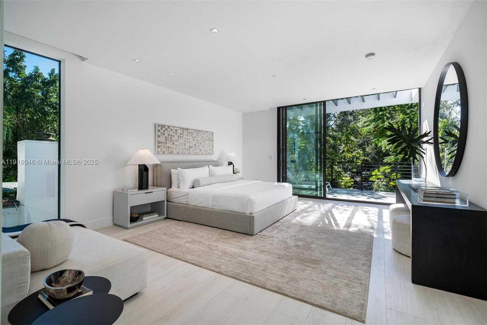 Small Image of 3670 AVOCADO AVE, Miami Number 34