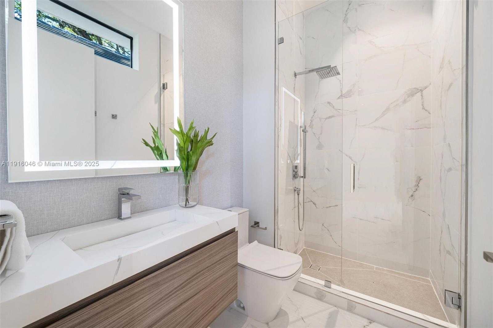 Small Image of 3670 AVOCADO AVE, Miami Number 53