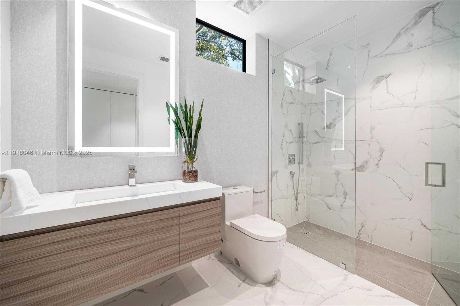 Small Image of 3670 AVOCADO AVE, Miami Number 58