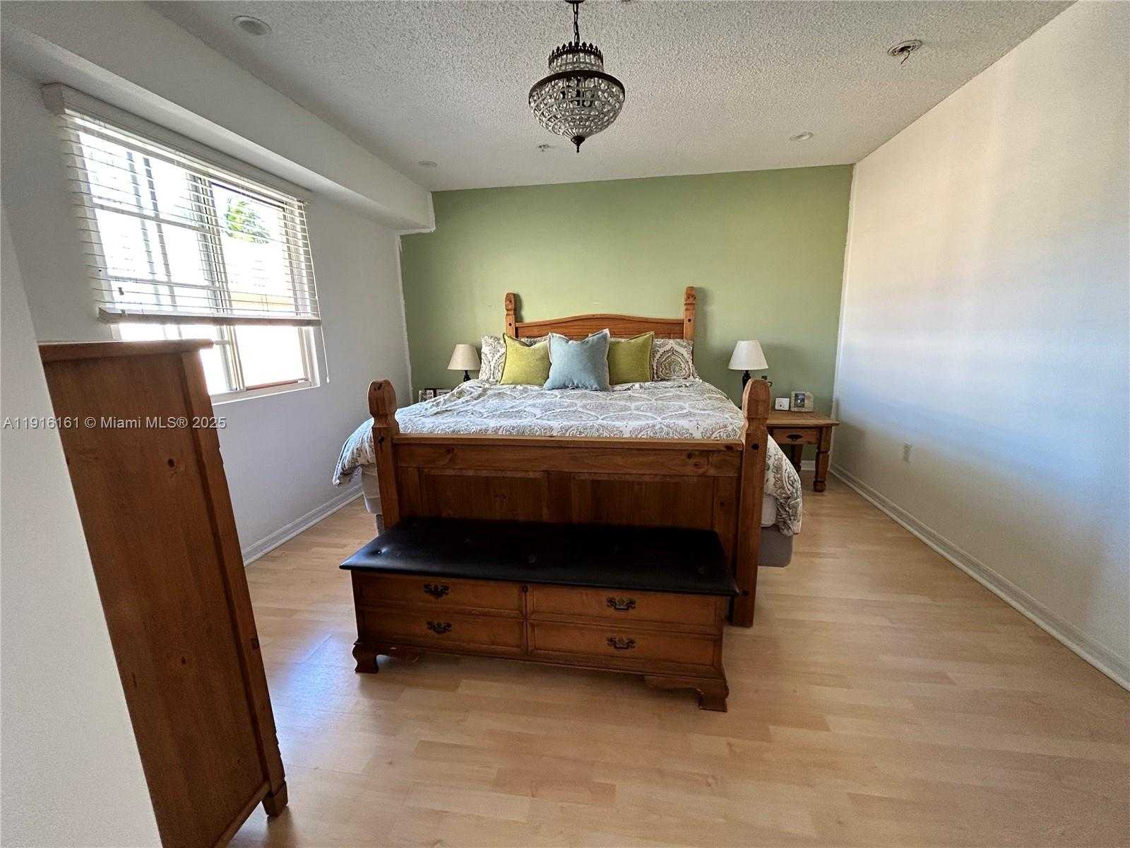 Small Image of 2811 NORTH EAST 185TH ST, Aventura Number 24