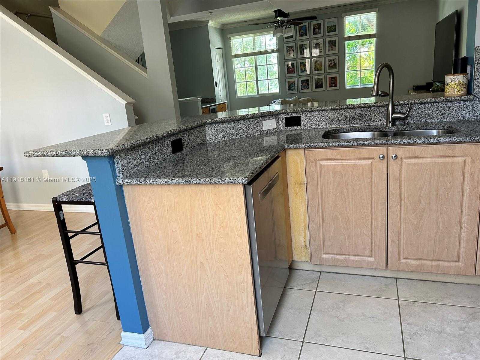 Small Image of 2811 NORTH EAST 185TH ST, Aventura Number 7