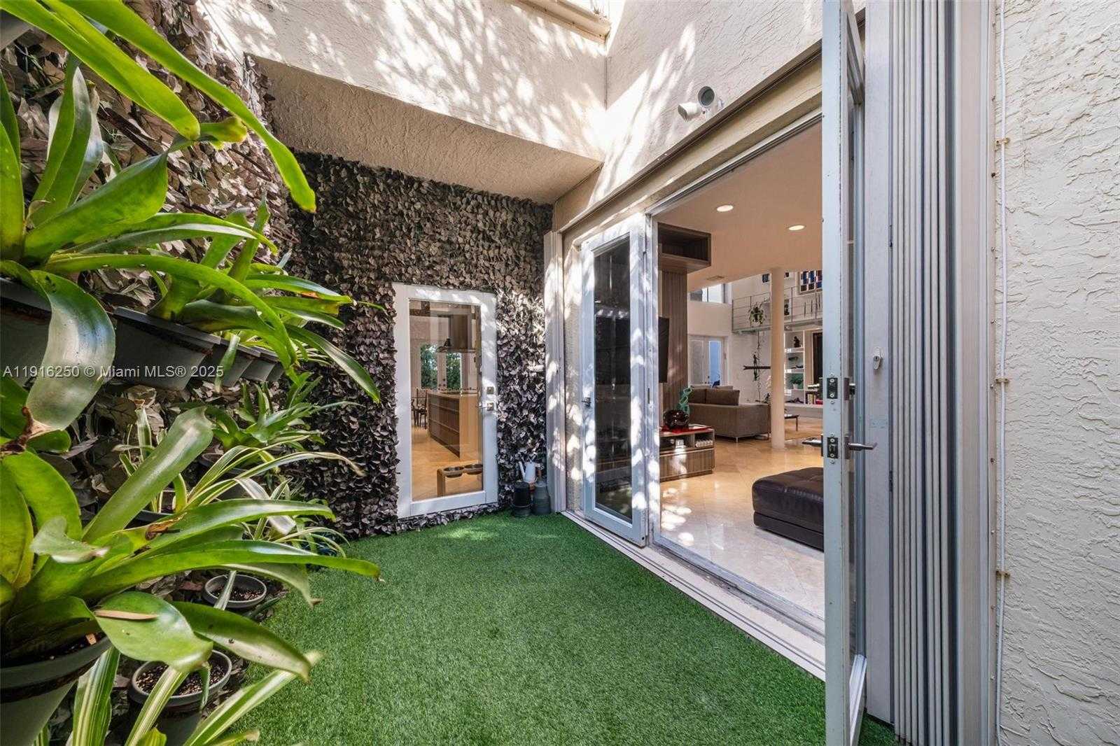 Small Image of 3965 194TH LN, Sunny Isles Beach Number 13