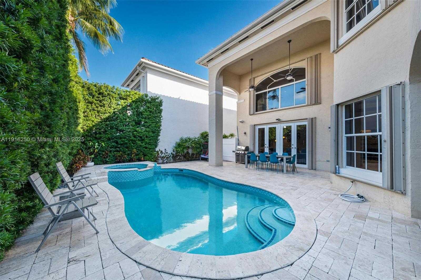 Small Image of 3965 194TH LN, Sunny Isles Beach Number 3