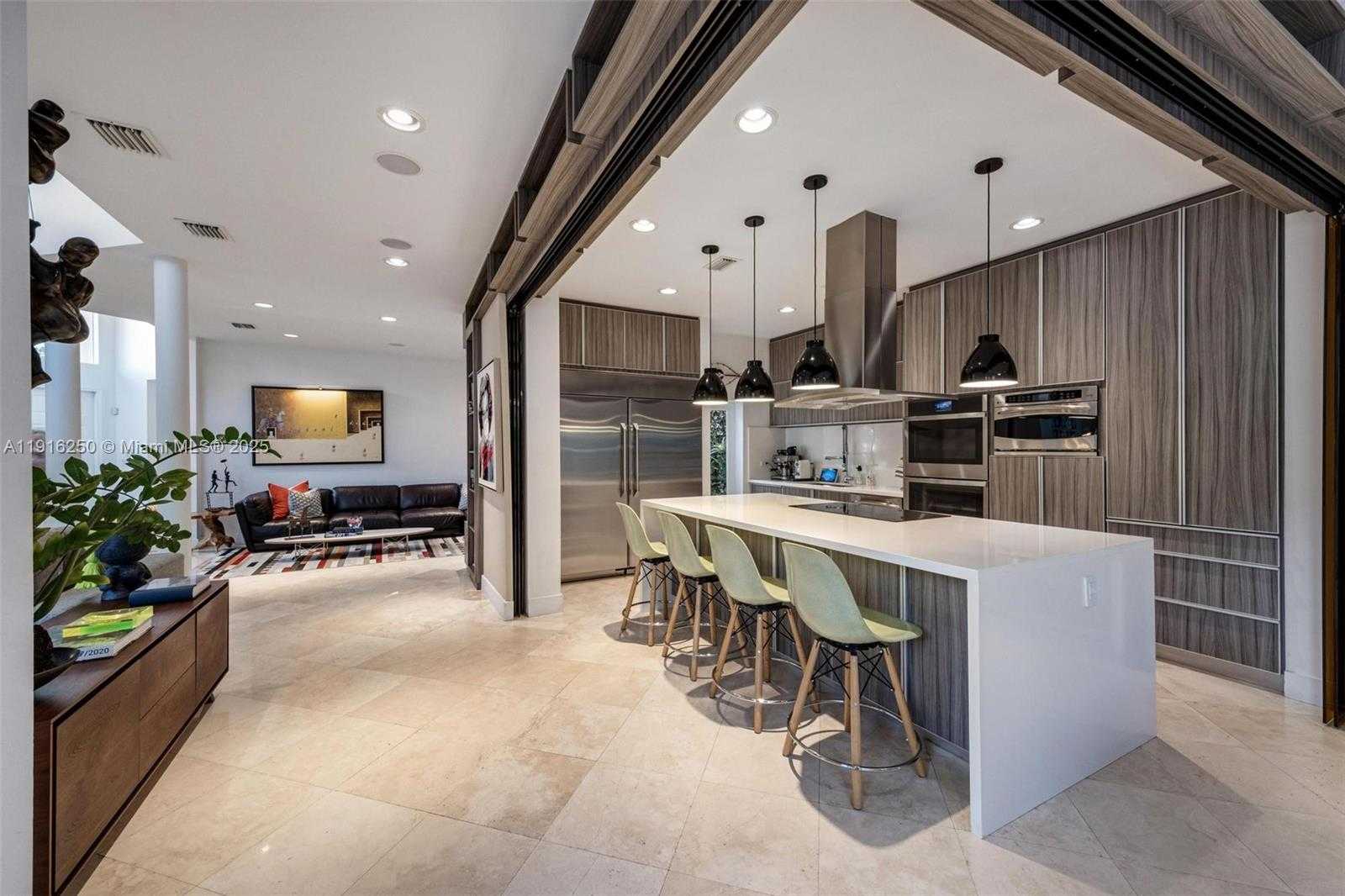 Small Image of 3965 194TH LN, Sunny Isles Beach Number 5