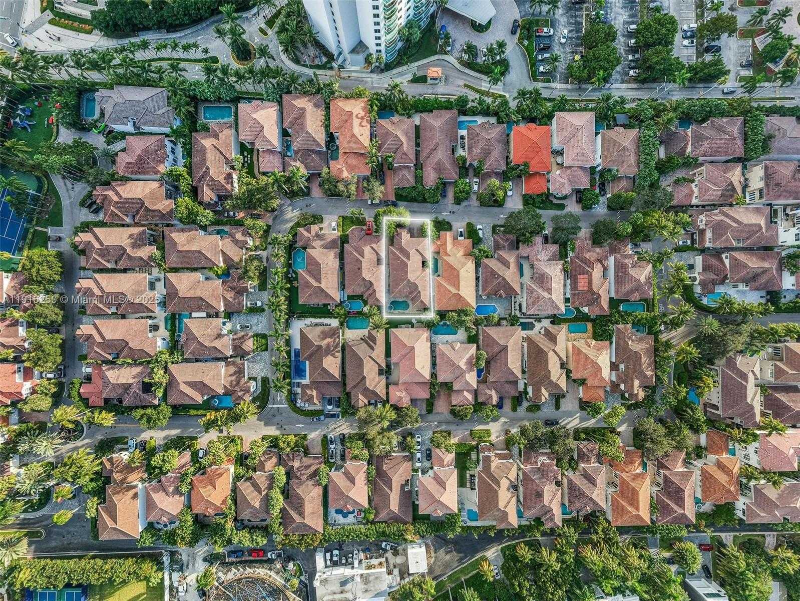 Small Image of 3965 194TH LN, Sunny Isles Beach Number 61