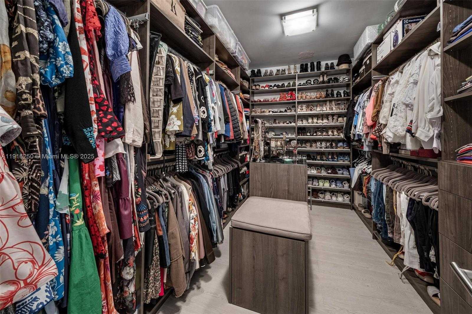 Small Image of 3965 194TH LN, Sunny Isles Beach Number 7