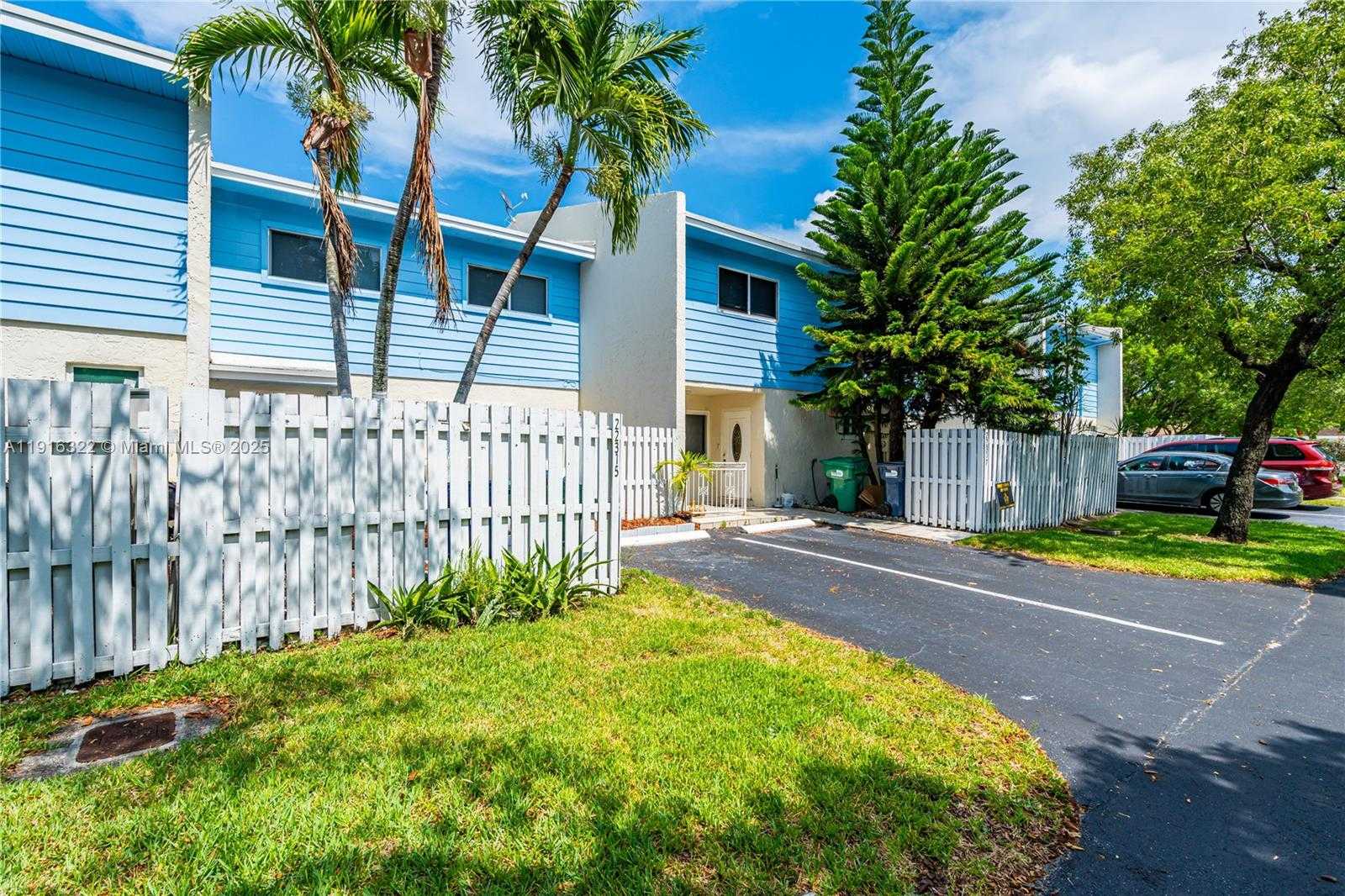 Small Image of 22315 SOUTH WEST 103RD AVE, Cutler Bay Number 2