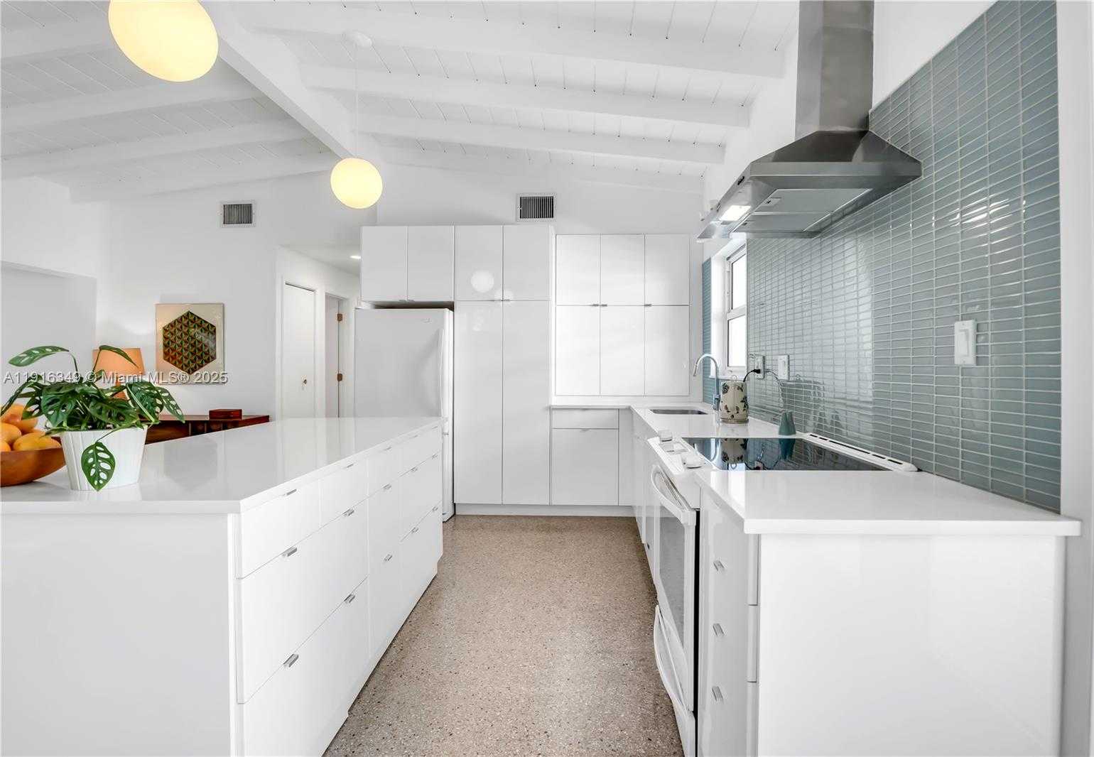 Small Image of 2333 SOUTH WEST 34TH WAY, Fort Lauderdale Number 4