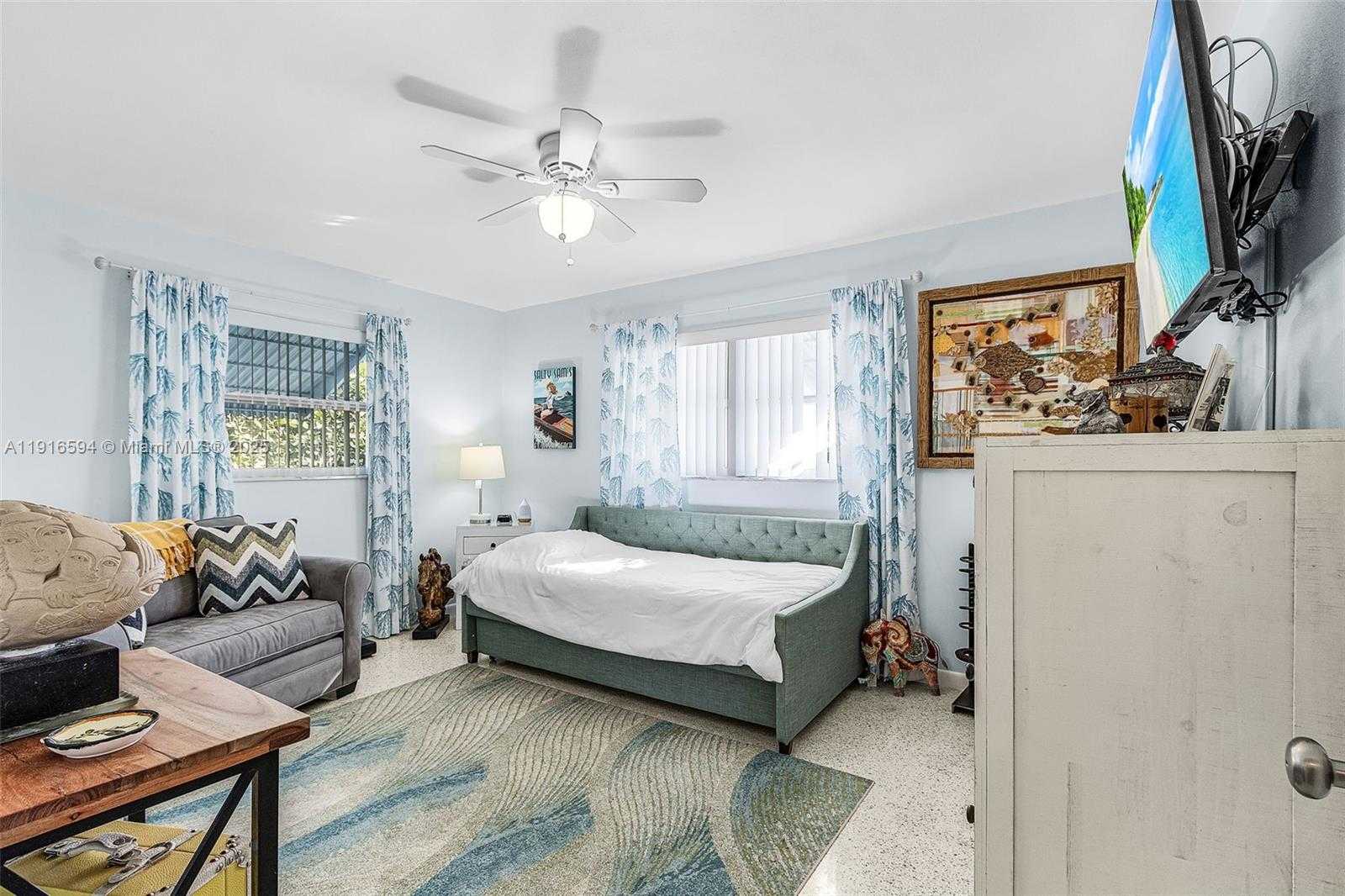 Small Image of 3005 SOUTH EAST 18TH, Cape Coral Number 28