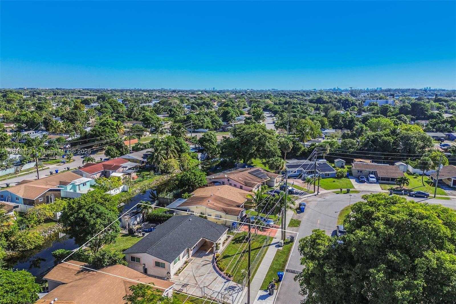 Small Image of 6431 SOUTH WEST 19TH ST, North Lauderdale Number 10