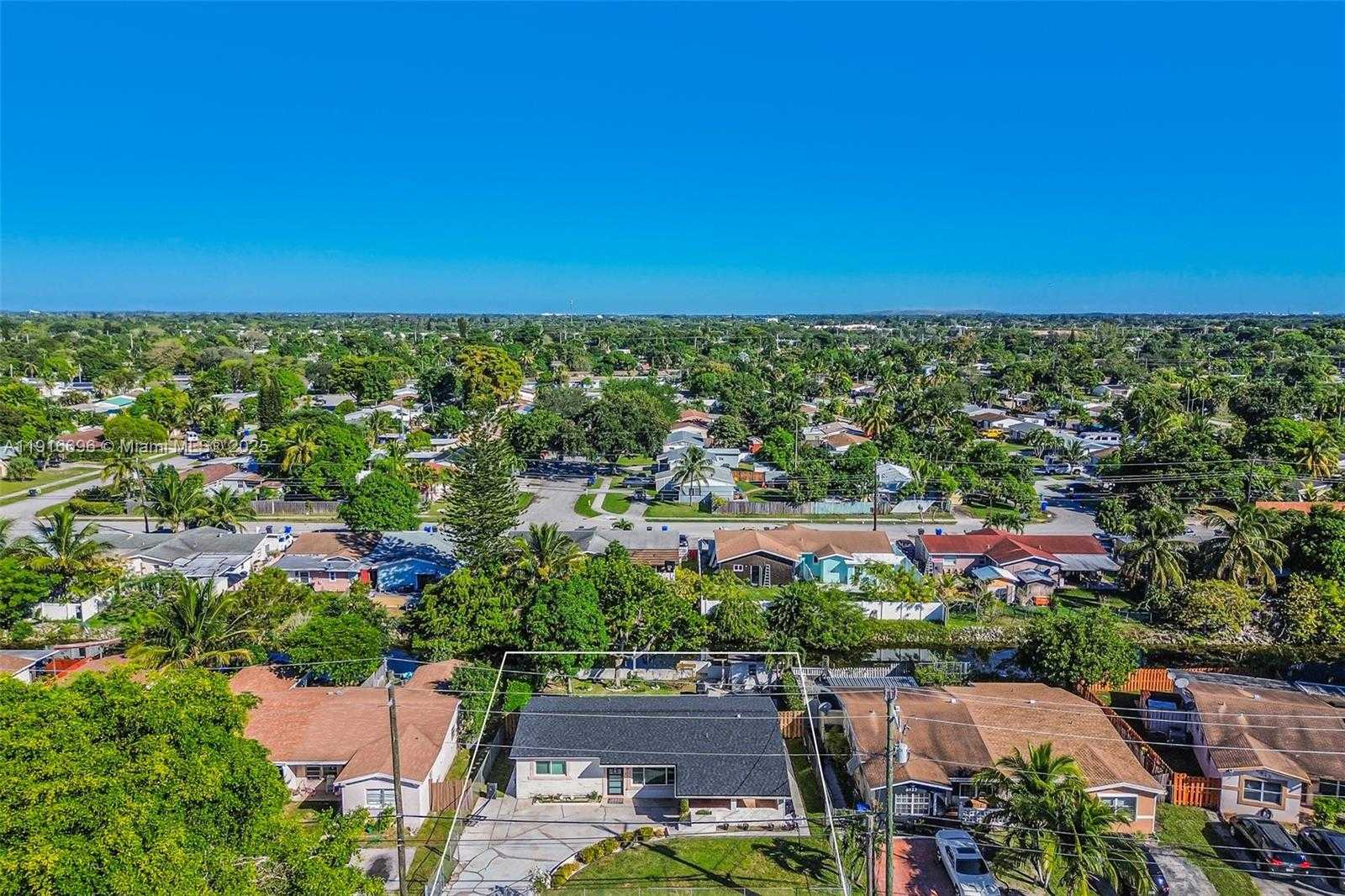 Small Image of 6431 SOUTH WEST 19TH ST, North Lauderdale Number 5