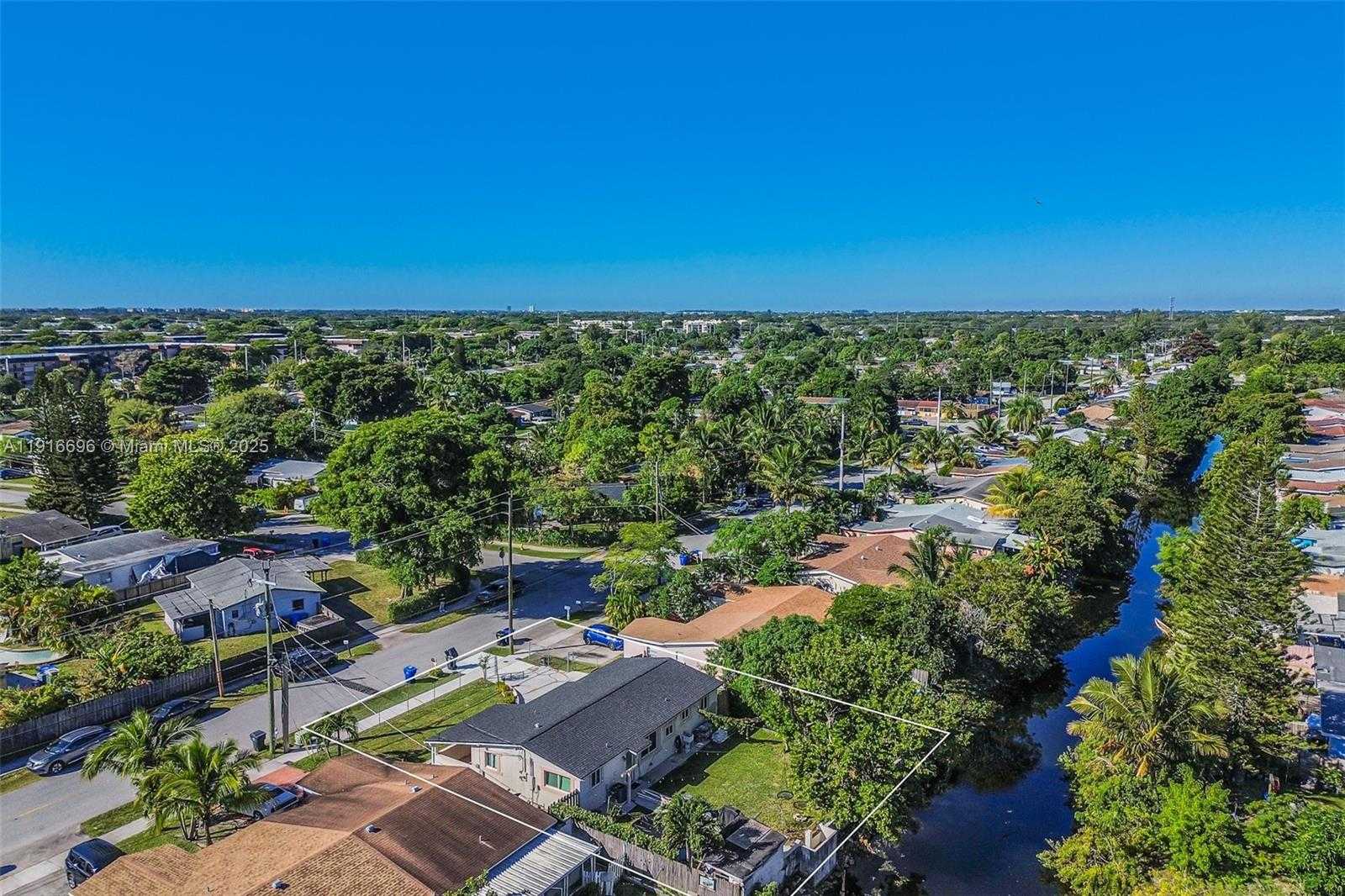 Small Image of 6431 SOUTH WEST 19TH ST, North Lauderdale Number 7