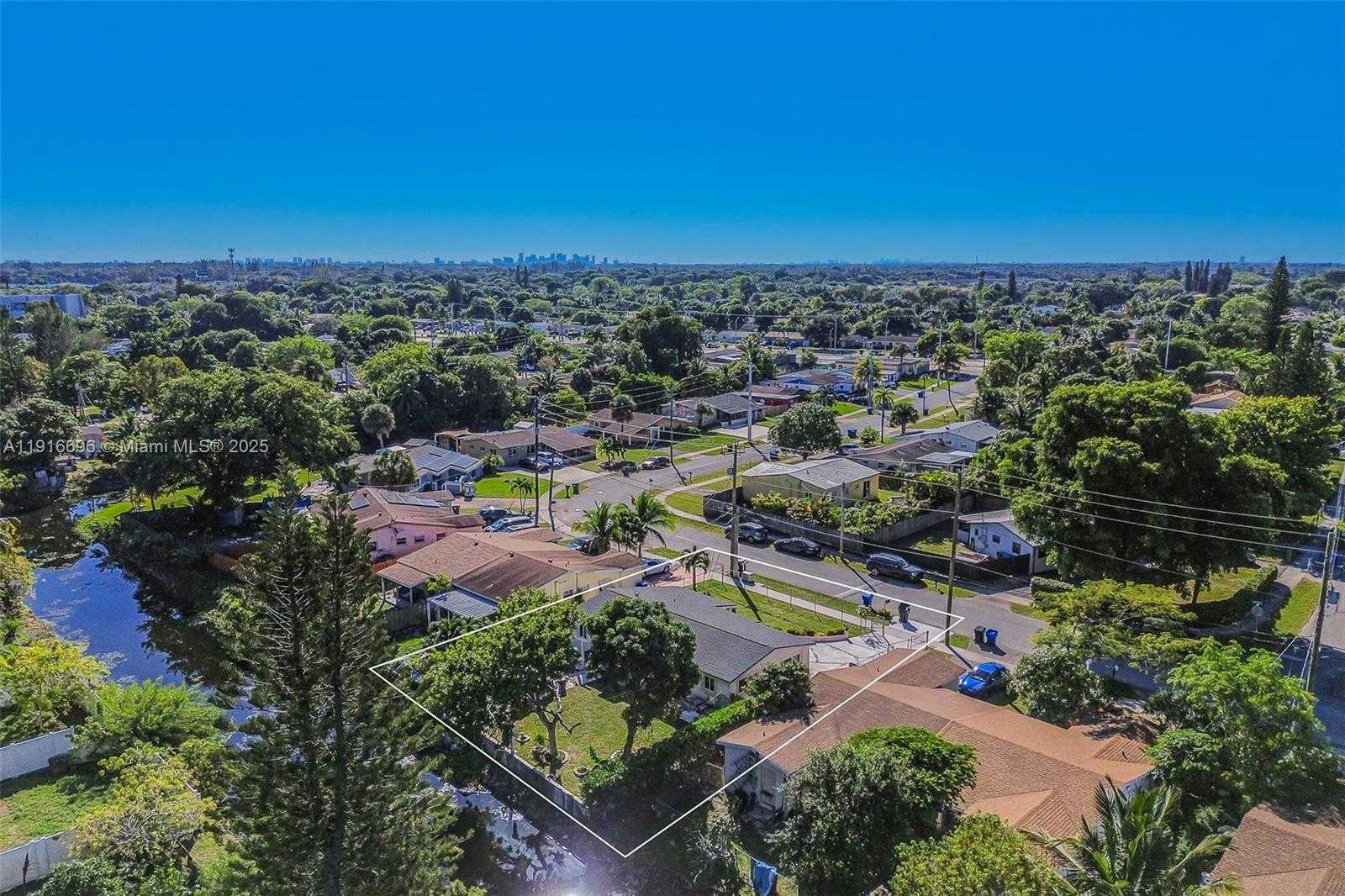 Small Image of 6431 SOUTH WEST 19TH ST, North Lauderdale Number 9