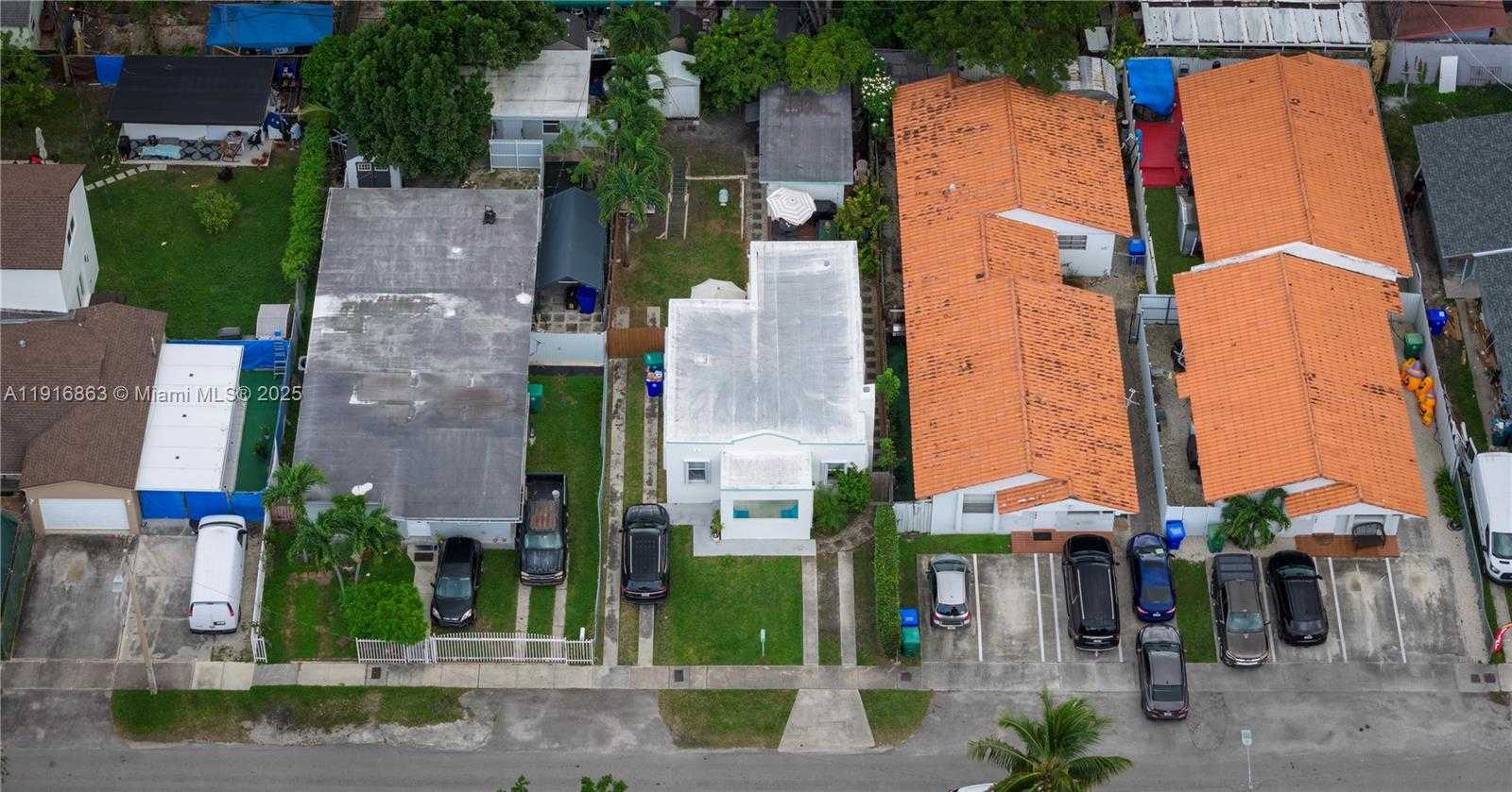 Small Image of 3422 SOUTH WEST 25TH ST, Miami Number 13