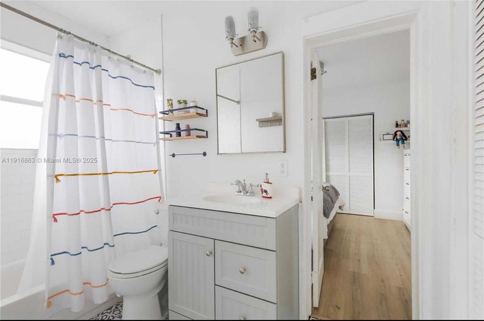 Small Image of 3422 SOUTH WEST 25TH ST, Miami Number 7