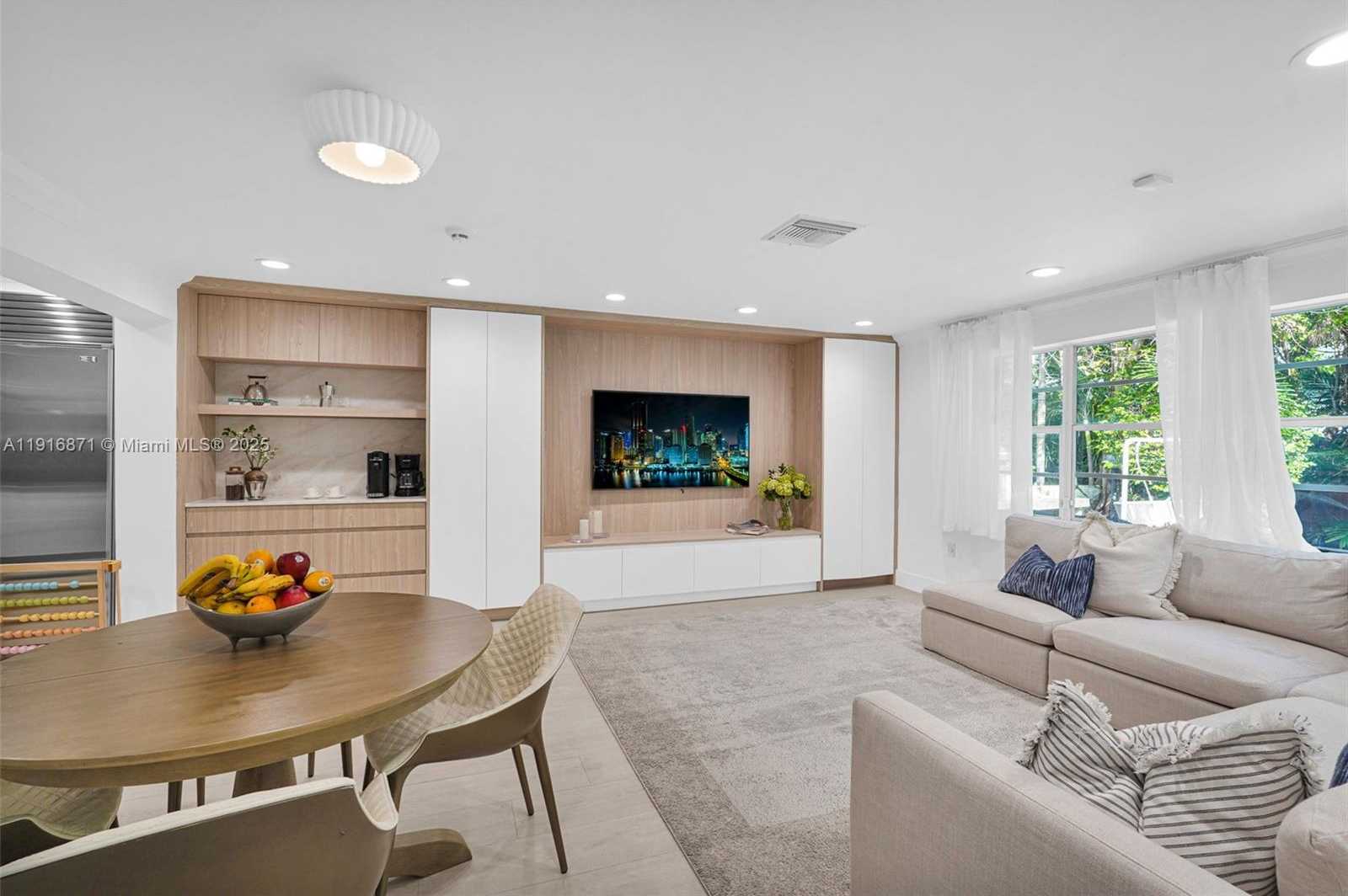 Small Image of 145 BAL BAY DR, Bal Harbour Number 10