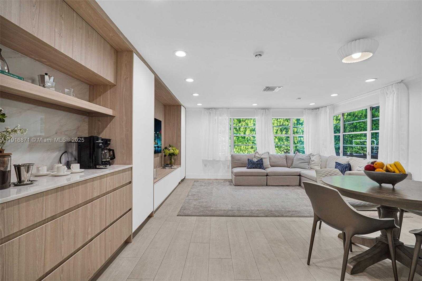 Small Image of 145 BAL BAY DR, Bal Harbour Number 11