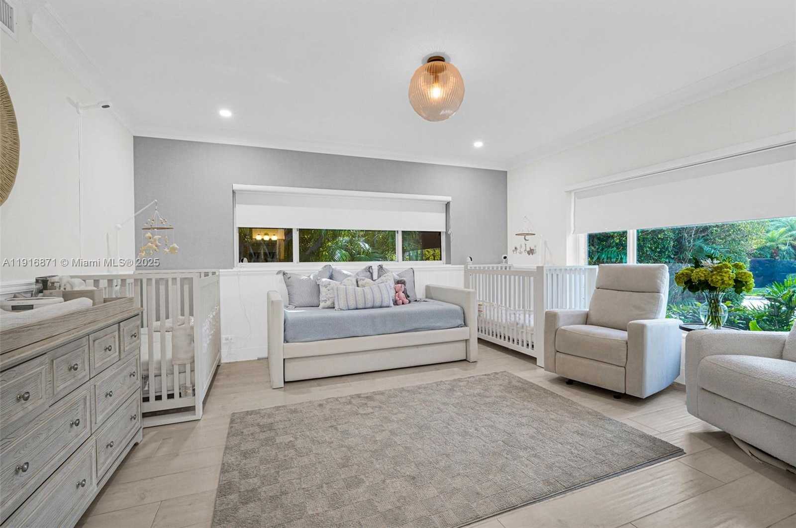 Small Image of 145 BAL BAY DR, Bal Harbour Number 16