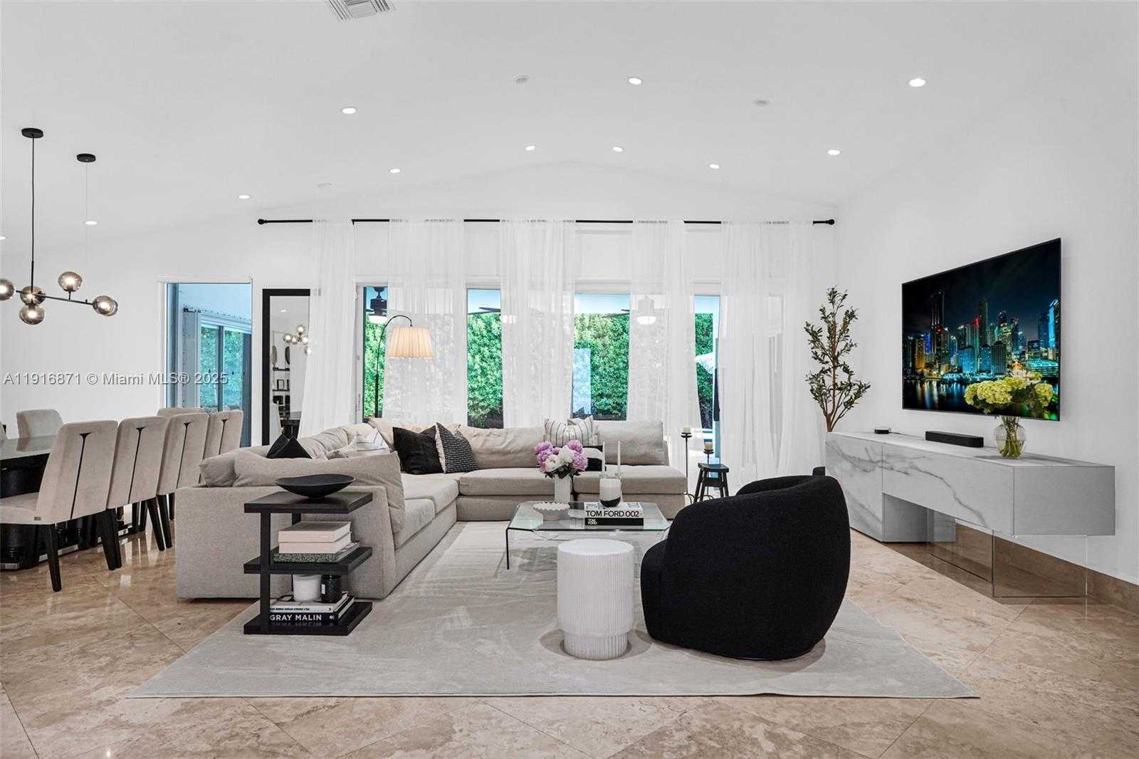 Small Image of 145 BAL BAY DR, Bal Harbour Number 18