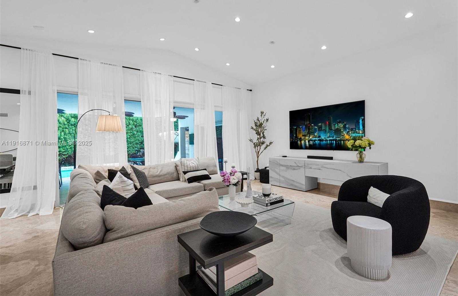 Small Image of 145 BAL BAY DR, Bal Harbour Number 19