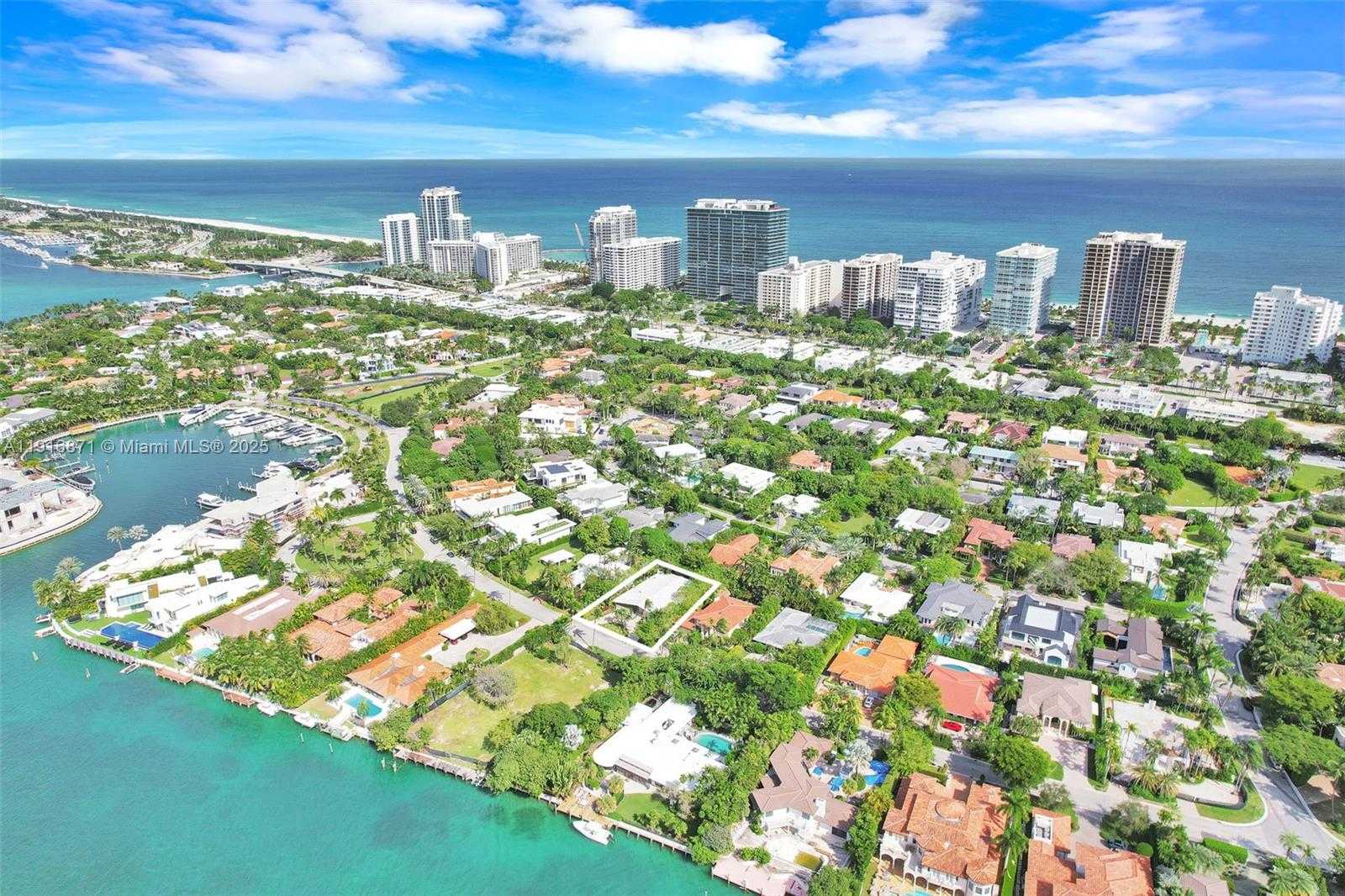 Small Image of 145 BAL BAY DR, Bal Harbour Number 2