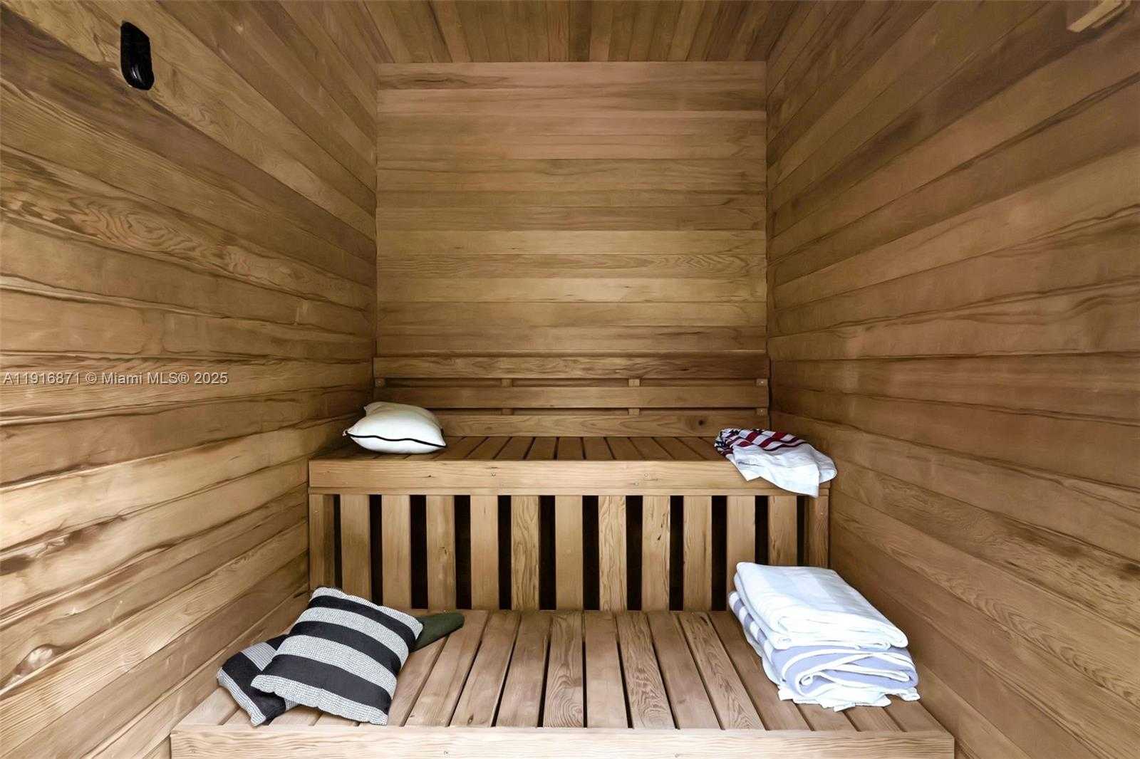 Small Image of 145 BAL BAY DR, Bal Harbour Number 24