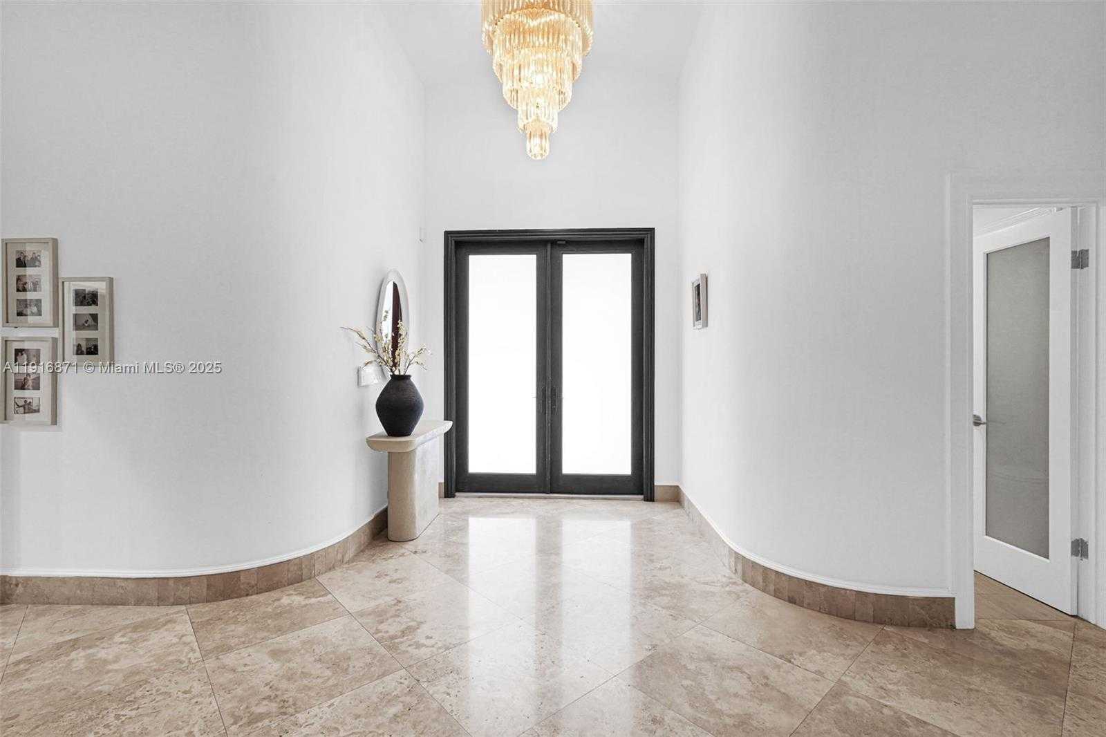 Small Image of 145 BAL BAY DR, Bal Harbour Number 4