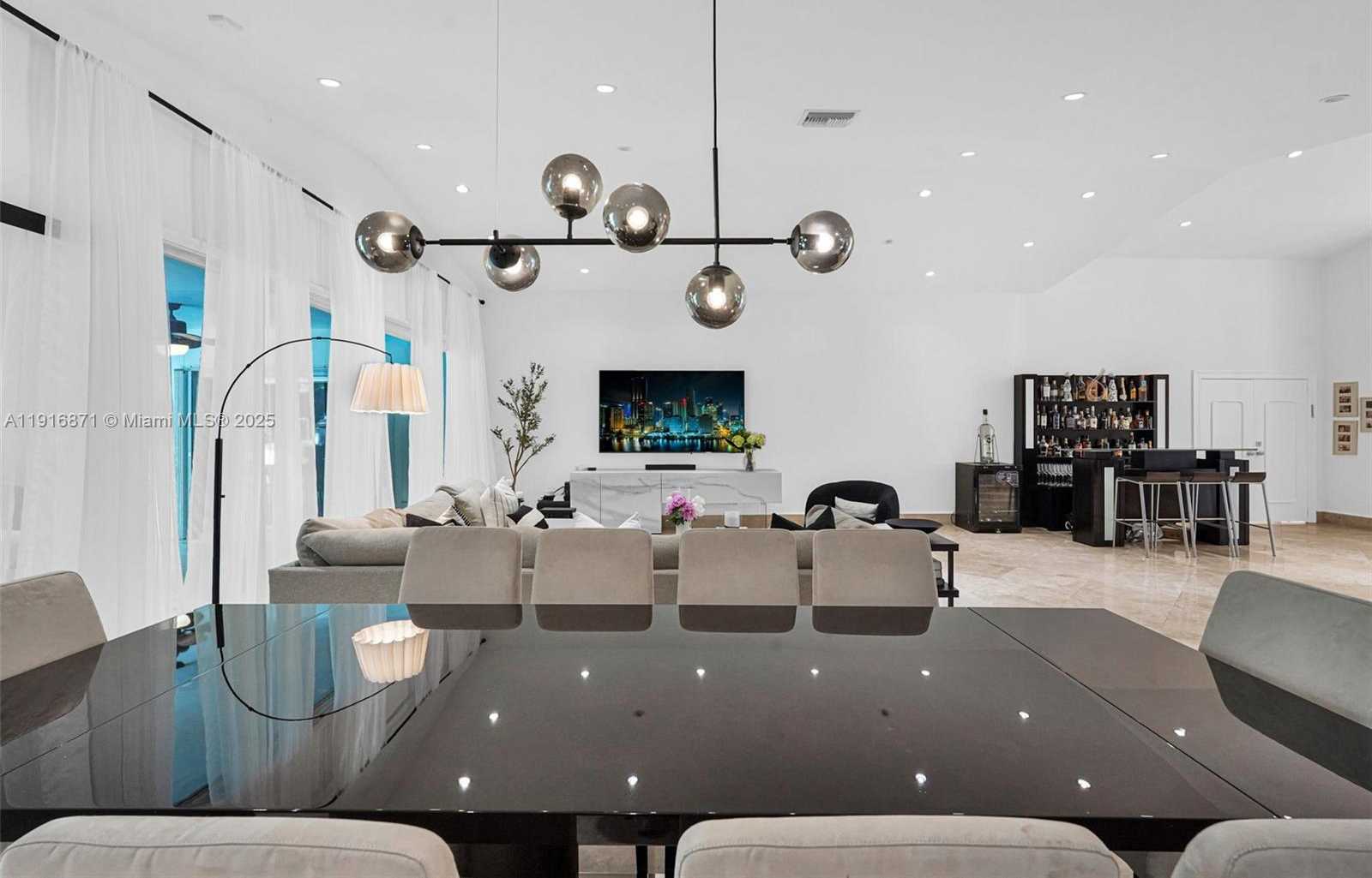 Small Image of 145 BAL BAY DR, Bal Harbour Number 6