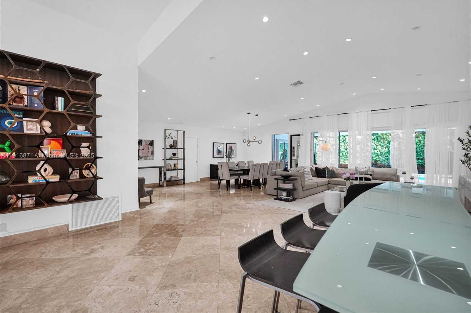 Small Image of 145 BAL BAY DR, Bal Harbour Number 7
