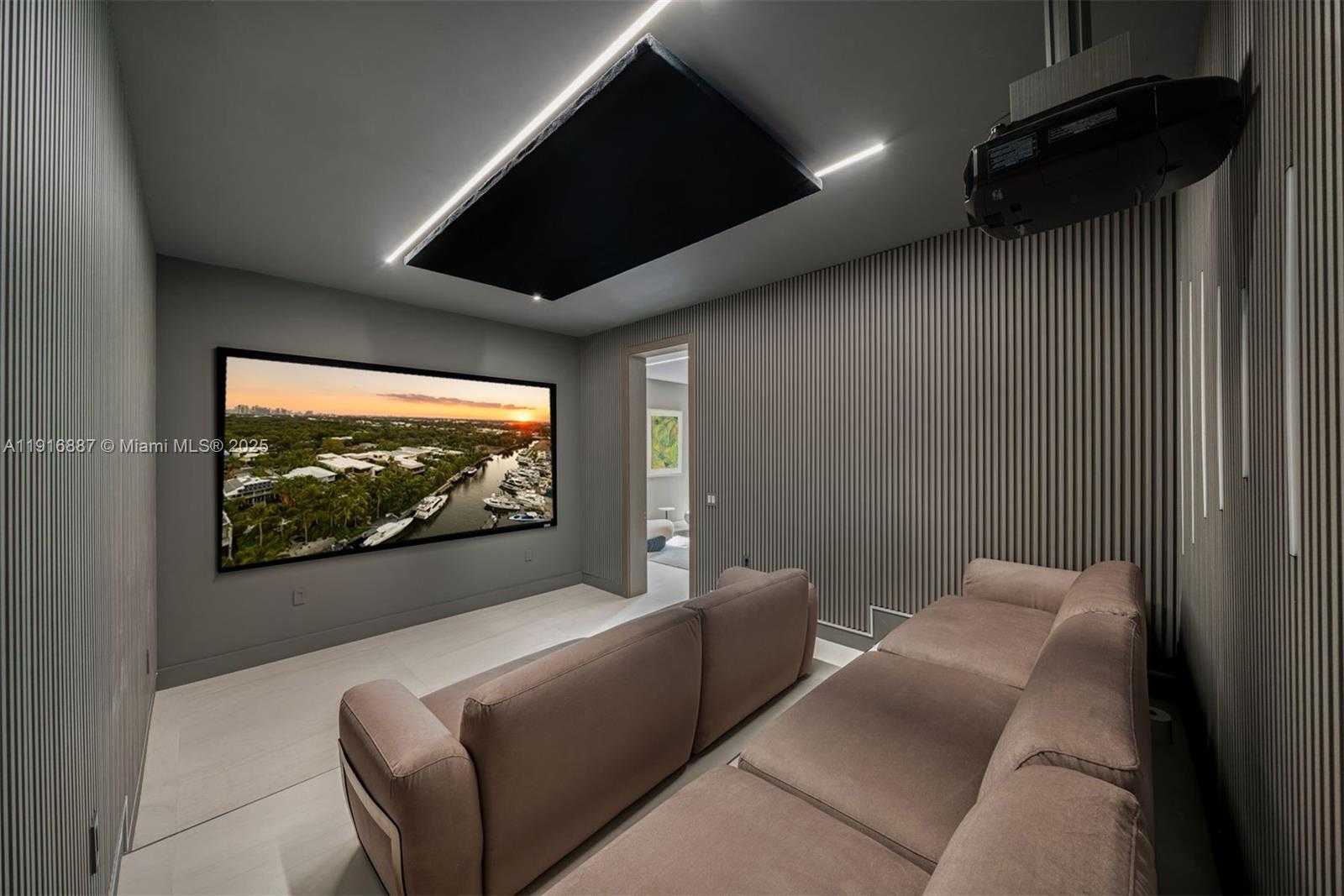 Small Image of 725 NORTH EAST 77TH ST, Miami Number 12