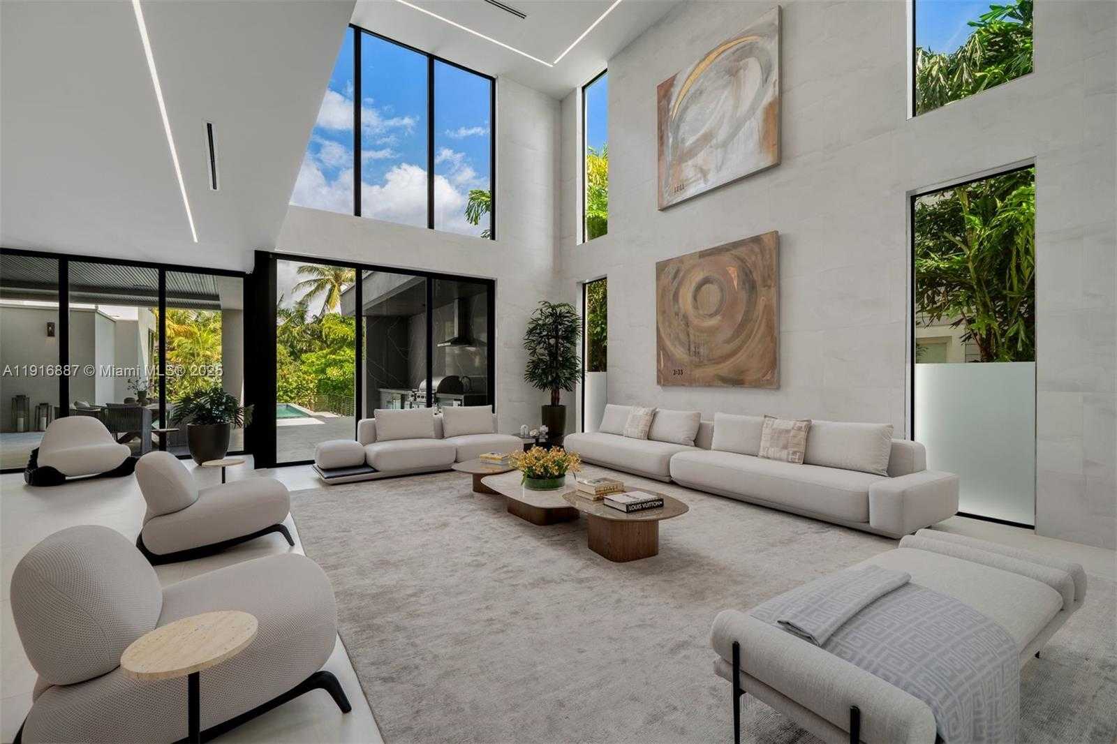 Small Image of 725 NORTH EAST 77TH ST, Miami Number 13