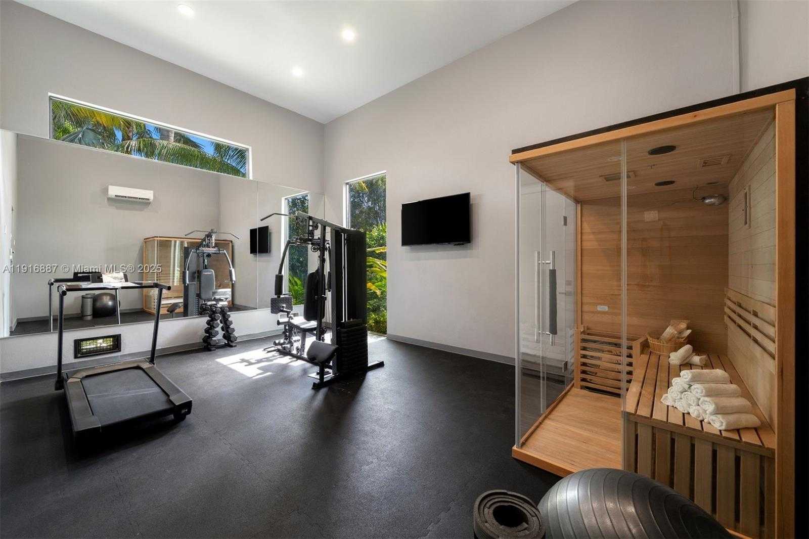 Small Image of 725 NORTH EAST 77TH ST, Miami Number 14