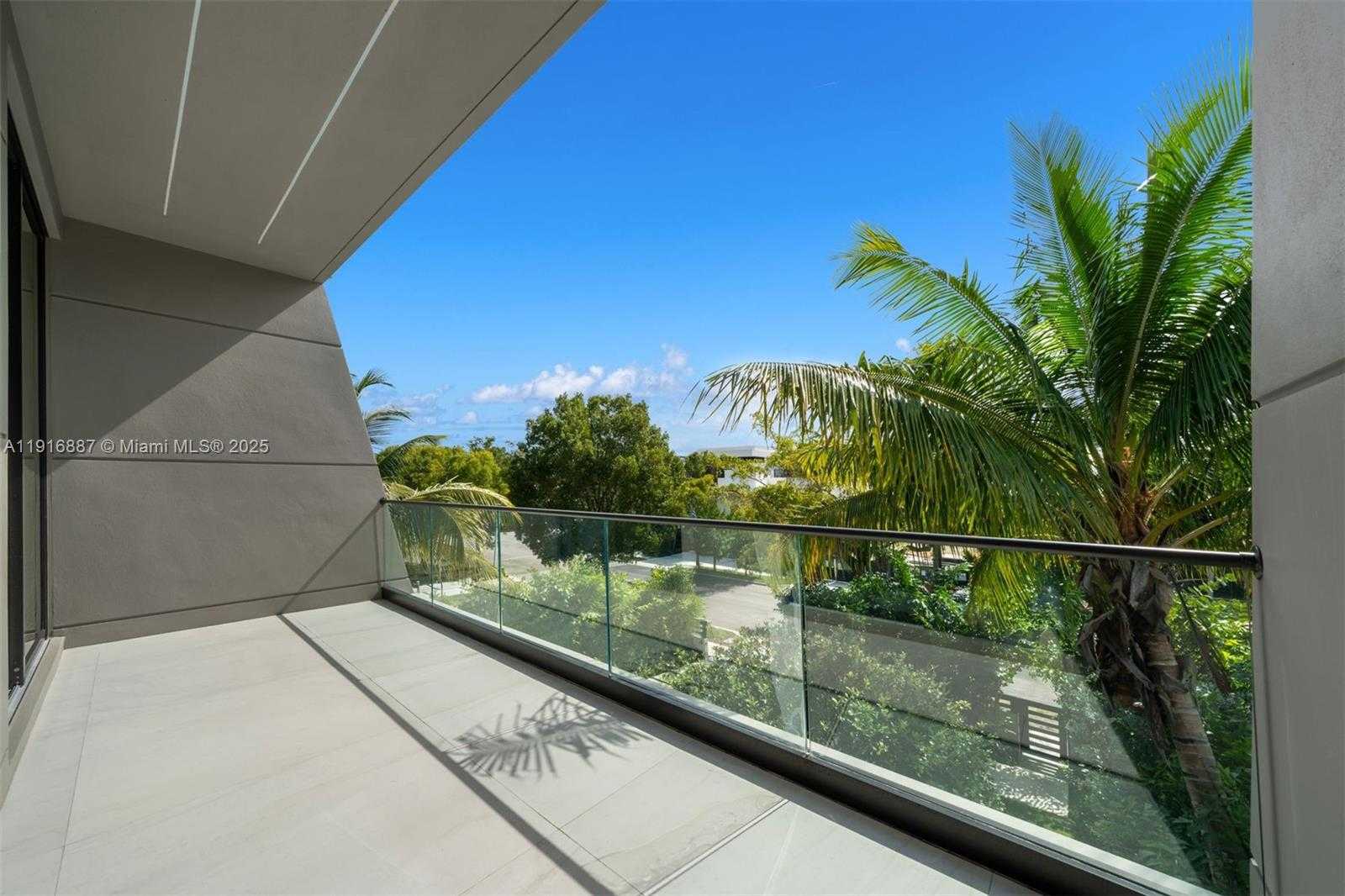 Small Image of 725 NORTH EAST 77TH ST, Miami Number 17