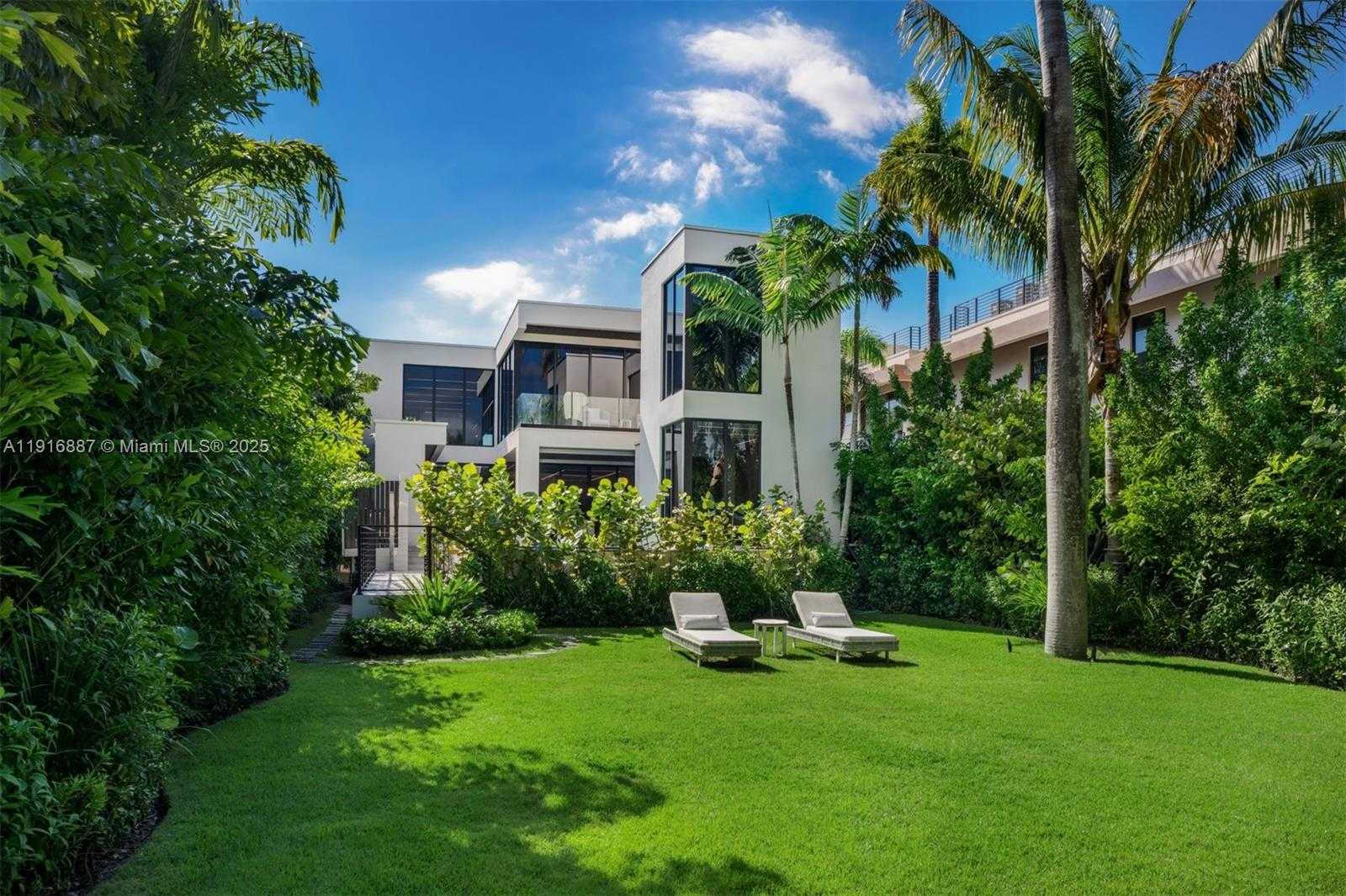 Small Image of 725 NORTH EAST 77TH ST, Miami Number 22