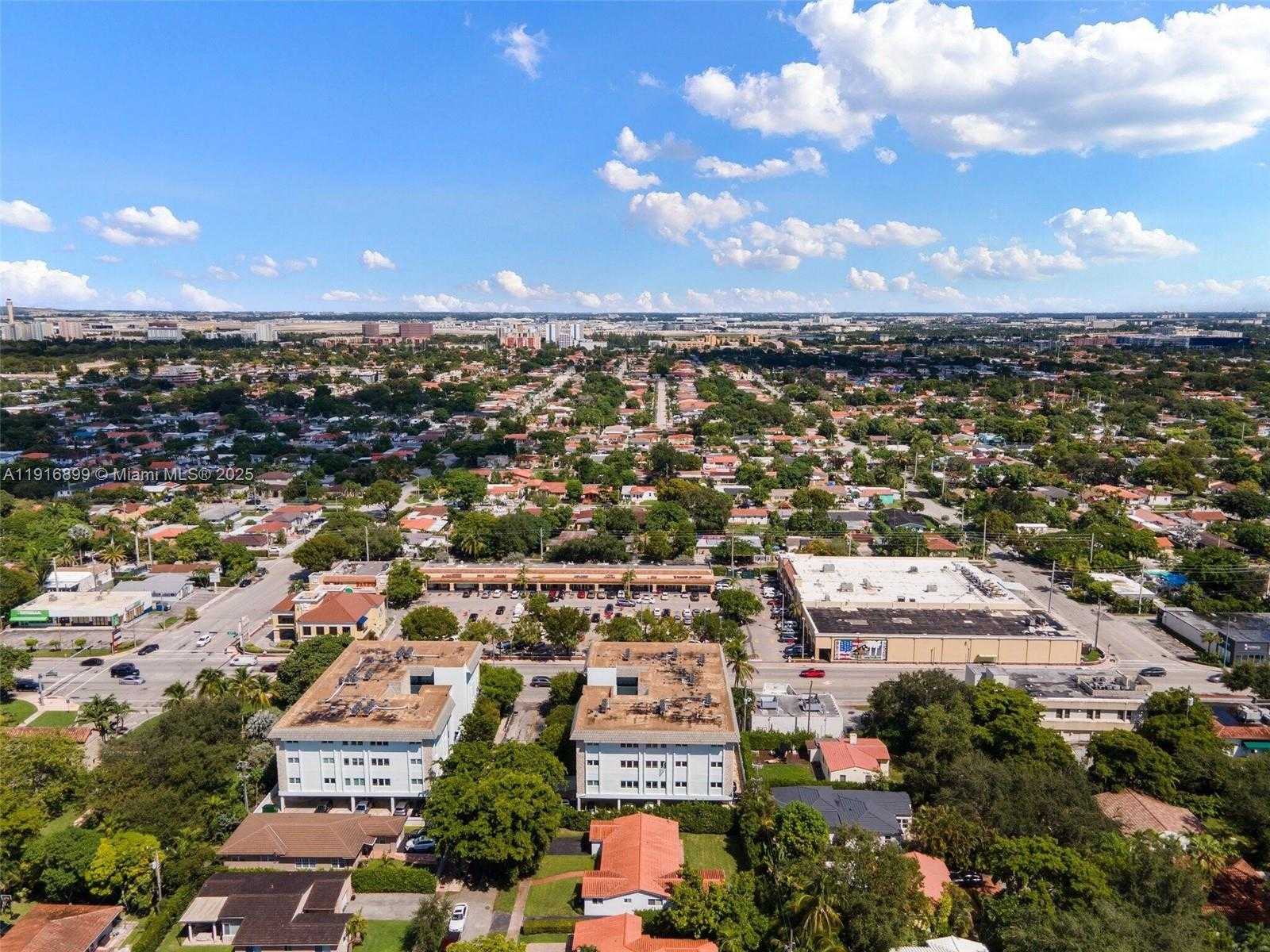 Small Image of 811 CAPRI ST, Coral Gables Number 29