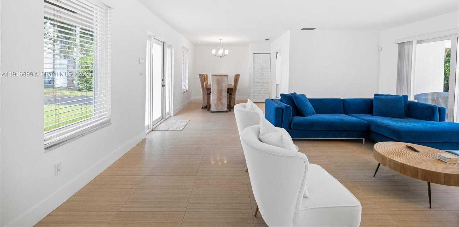 Small Image of 811 CAPRI ST, Coral Gables Number 9