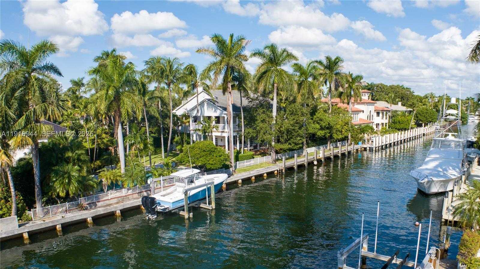 Small Image of 700 CORAL WAY, Fort Lauderdale Number 3