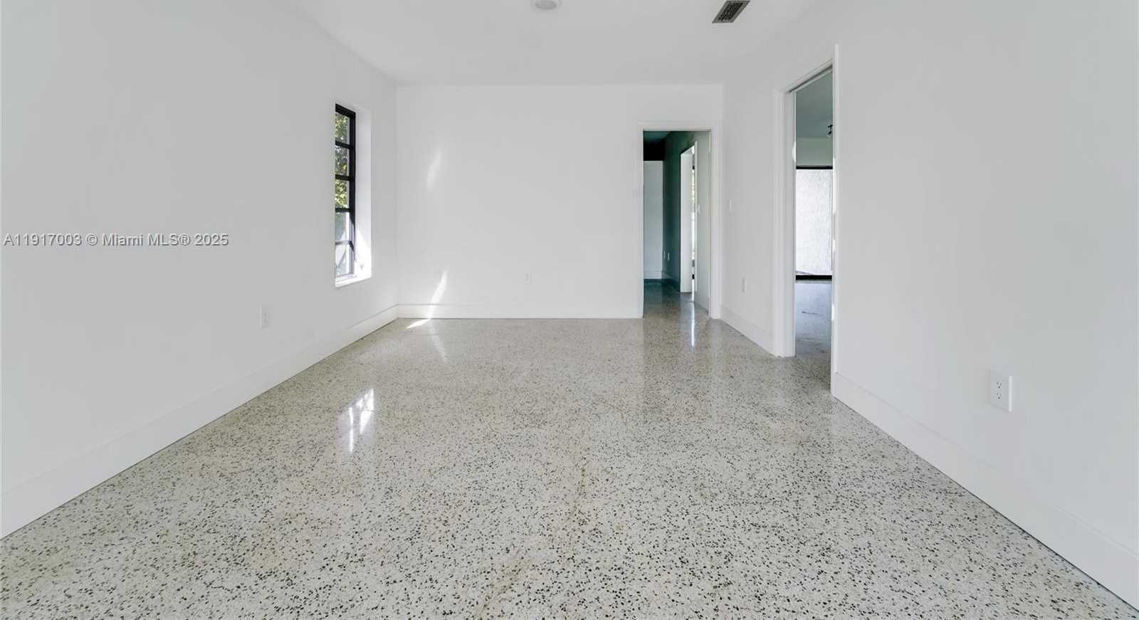 Small Image of 917 SURFSIDE BLVD, Surfside Number 11