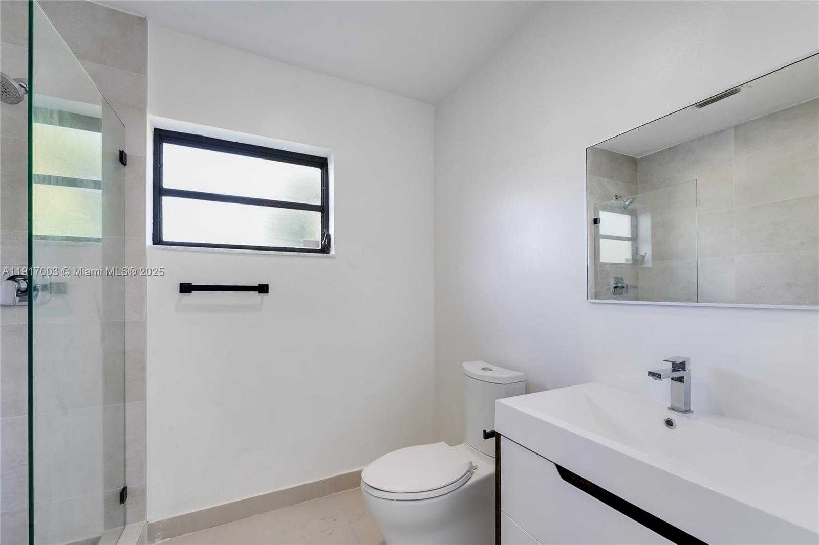 Small Image of 917 SURFSIDE BLVD, Surfside Number 9