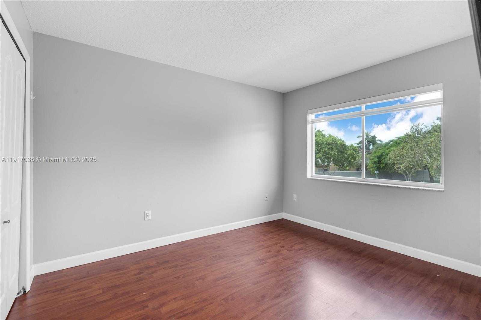 Small Image of 2883 SOUTH WEST 129TH TER, Miramar Number 13