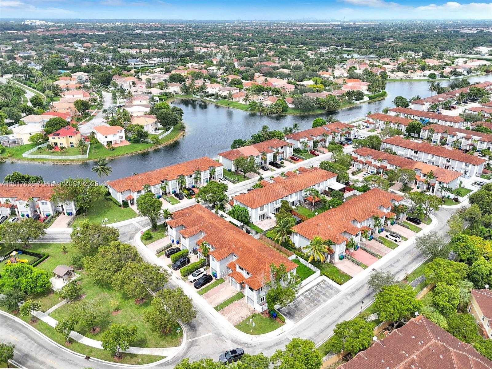 Small Image of 2883 SOUTH WEST 129TH TER, Miramar Number 28