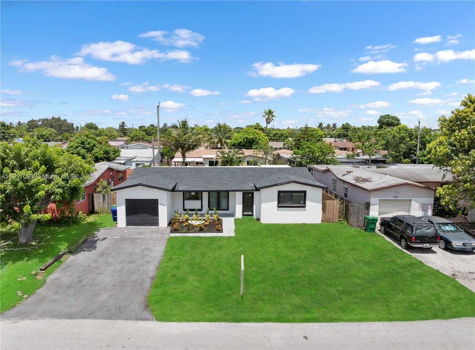 Small Image of 7613 CORAL BLVD, Miramar Number 2