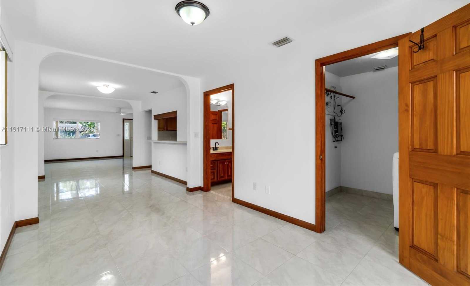 Small Image of 9085 SOUTH WEST 157TH ST, Palmetto Bay Number 5