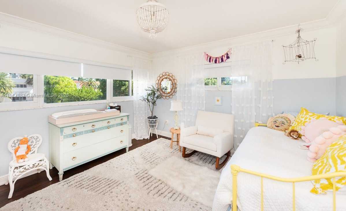 Small Image of 9400 EAST BROADVIEW DR, Bay Harbor Islands Number 17